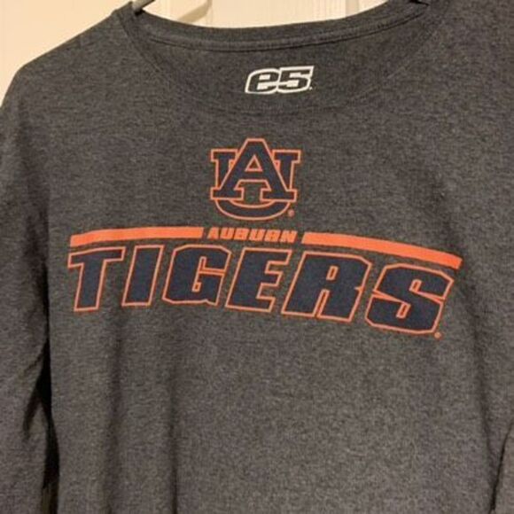 Auburn University Size Large Long Sleeved T-Shirt - Picture 2 of 4